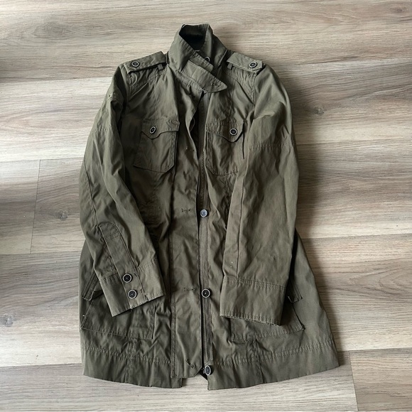 Cole Haan Women’s Olive green RainJacket with detachable Hood - Picture 12 of 13